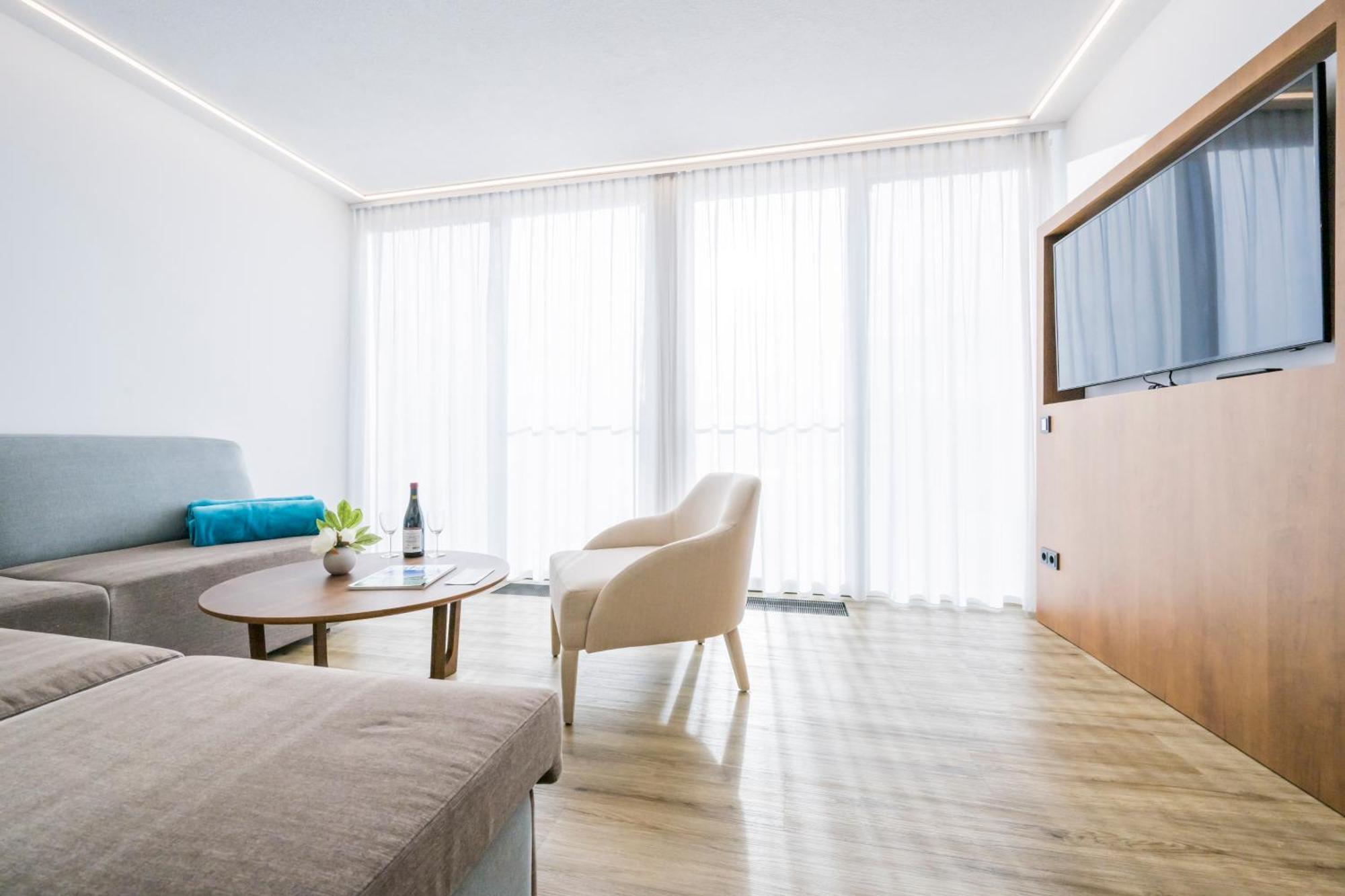 Boutique Apartments Velden เวลเดน อัม เวิร์ทเทอร์ซี ภายนอก รูปภาพ