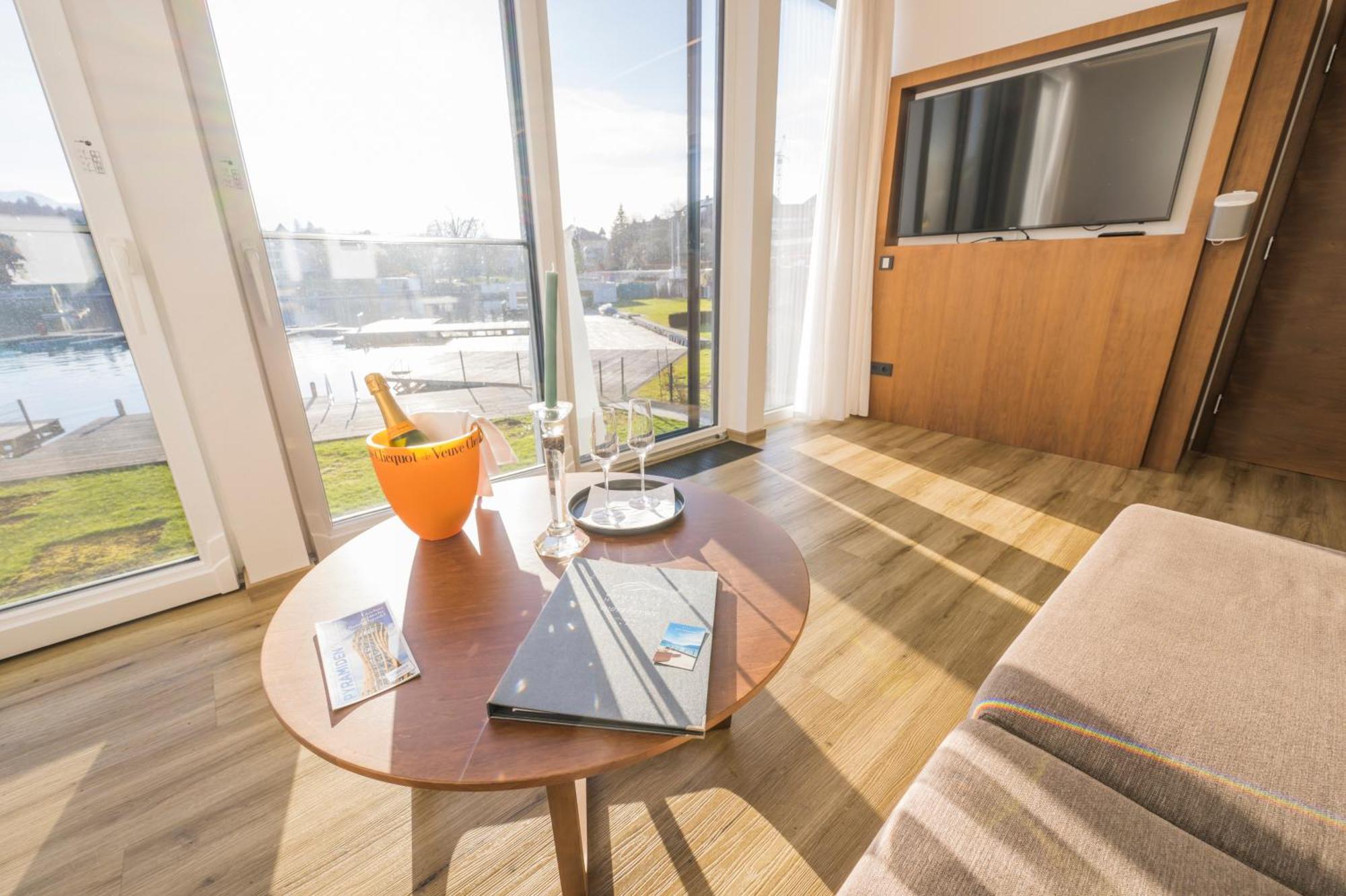 Boutique Apartments Velden เวลเดน อัม เวิร์ทเทอร์ซี ภายนอก รูปภาพ